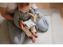 Little Dutch Závěsná textilní knížka s aktivitami Forest Friends