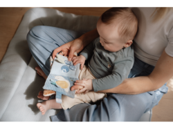 Little Dutch Závěsná textilní knížka s aktivitami Forest Friends