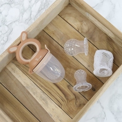 Set na krmení Fruit Feeder 4v1 Foxy