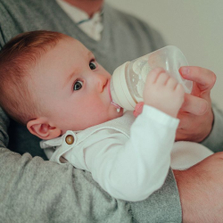 SUAVINEX l Láhev kojenecká JOY 150 ml fyziologická S - SRDCE