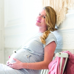 Těhotenská rolnička ESSENTIALS Black with silver feet